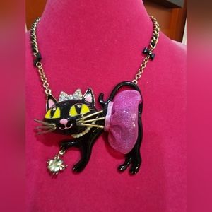 Euc Betsey Johnson necklace statement kitty with toile